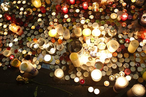 Hommage aux victimes des attentats de Paris