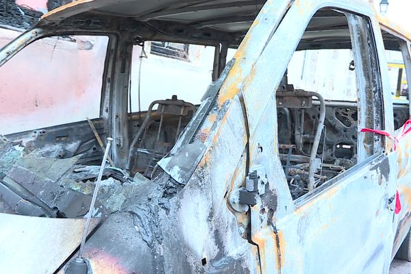 Neuf véhicules ont été incendiés tôt ce jeudi matin à Semur-en-Auxois (Côte-d'Or). 
