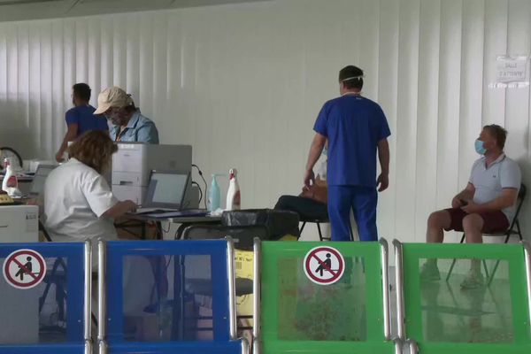 Des dépistages Covid gratuits ont lieu tous les jours à l'aéroport de Bordeaux-Mérignac depuis le 23 juillet. 