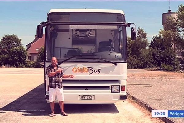 Le géolobus, un drôle de bus-musée pour découvrir le monde des roches et minéraux