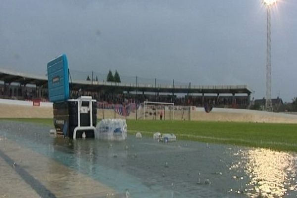 Le stade de Venoix sous l'orage