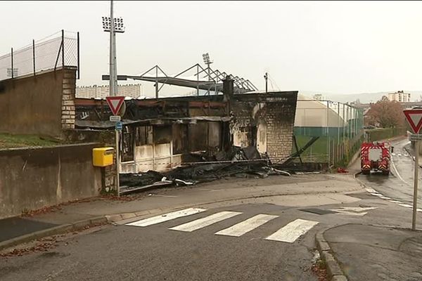 L'incendie a dévasté plusieurs locaux rue Mallarmé. 