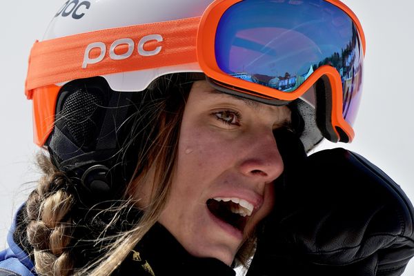 A 16 ans, Julia Pereira de Souza Mabileau a décroché jeudi l'argent en snowboardcross et est devenue la plus jeune médaillée française de l'histoire des Jeux d'hiver.