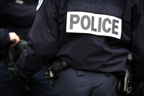 Un fonctionnaire de police en uniforme. Photo d'illustration Fred TANNEAU / AFP