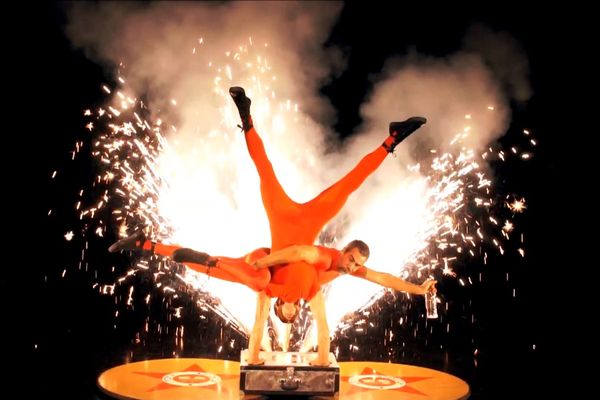 Une quinzaine de compagnies se mobilisent pour reconstruire une vie culturelle dans les vallées touchées par la tempête Alex. Ici les Moldaves, un duo d’acrobates qui seront au rendez-vous le 17 octobre.