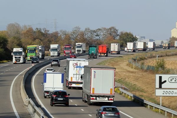 Les élus de la collectivité européenne d'Alsace ont adopté l'instauration d'une taxe poids lourd ce lundi 24 octobre.