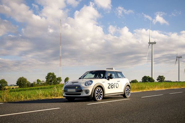 Voitures école électriques et simulateurs. Un entrepreneur aveyronnais souhaite dépoussiérer l'apprentissage de la conduite auto