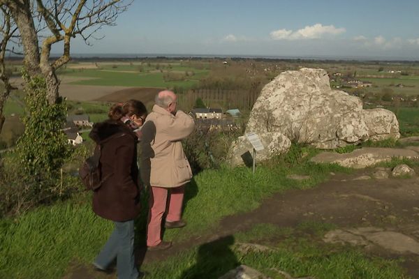 Les conteurs sont toujours là pour raconter les légendes du Mont Dol