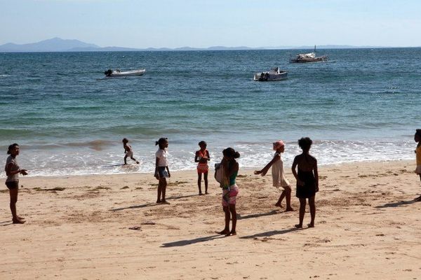 La plage de Ambatoloaka où les lynchages ont eu lieu sur l'île de Madagascar