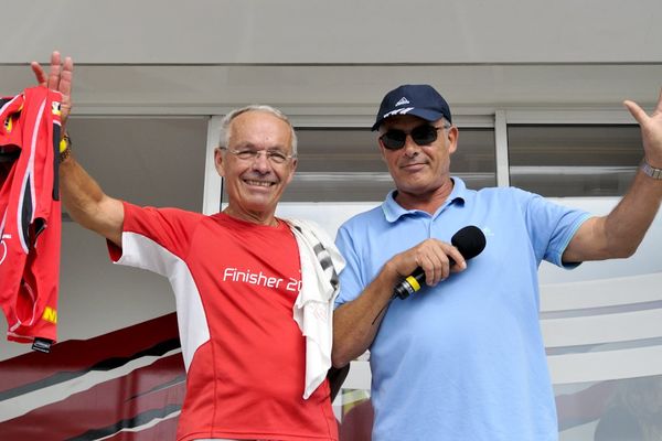 Yannick Riot ici à gauche, au coté de Luc Chatelier, le fondateur du Triathlon-La Baule