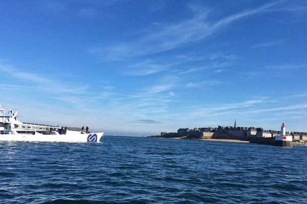 L'Energy Observer, de retour à Saint-Malo.