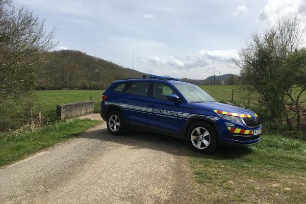 Dès le jour du crash de l'avion d'Aura Aero, mardi 12 avril, les enquêteurs de la gendarmerie étaient sur place.