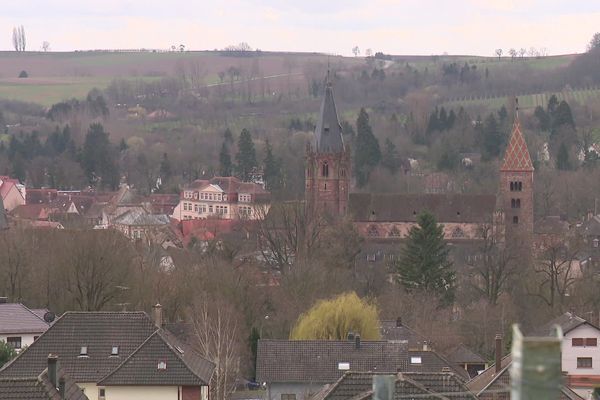 Vue de Wissembourg, avec l'abbatiale St-Pïerre-St-Paul 