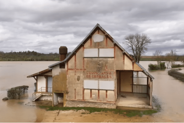 Hier soir, l'eau est arrivé aux portes de la ville de Tonnerre, dans l'Yonne