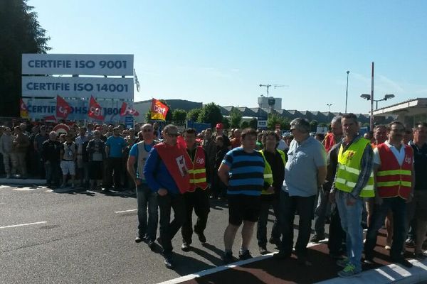 Les salariés de l'entreprise Otis de Gien en grève ce lundi 8 juin. 