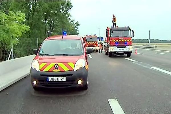 Les pompiers sont intervenus rapidement sur cette effroyable collision. (archives)