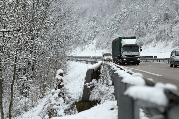 La neige à Saint-Mards-de-Blacarville dans l'Eure.