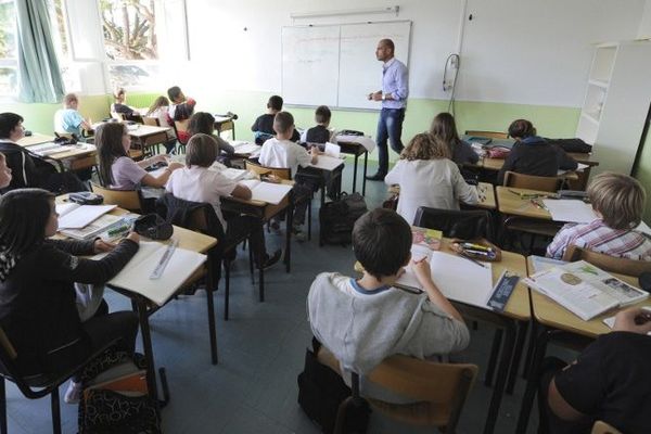 Une salle de classe, dans la région de Rennes