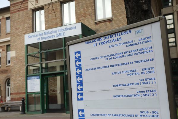 Plusieurs patients atteints par le virus sont actuellement hospitalisés à l'hôpital Bichat dans le 18e arrondissement de Paris. 