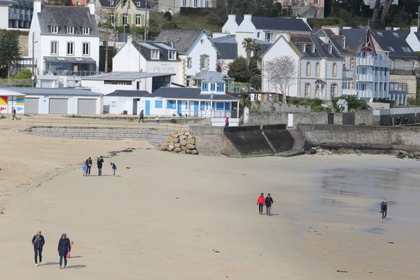 Promenades dominicales et sorties sportives dans un rayon de 10 km de son domicile dans la baie de Douarnenez.