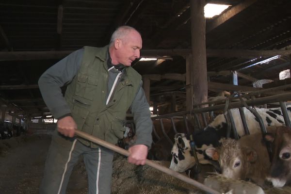 Jean-Michel Bouchaud tient une exploitation à Thodure, en Isère - janvier 2024