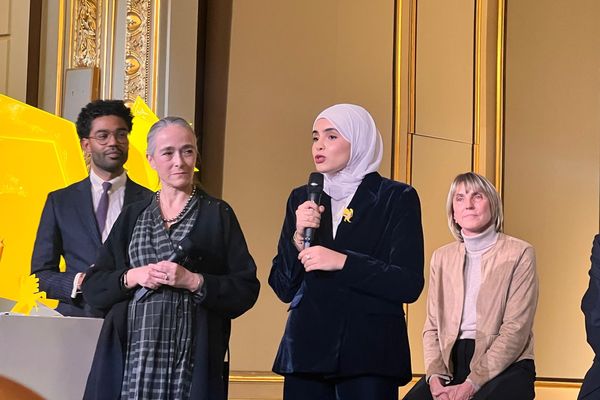 Khadidja Benyahia, cheffe d’entreprise rouennaise, âgée de seulement 23 ans, dirige FNB (Finition nette bâtiment) spécialisée dans les travaux de peinture et le nettoyage. C’est l’une des sept lauréates du concours « Talents des cités », mercredi 27 novembre 2024, à l'Élysée.