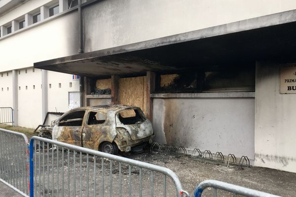  Un incendie volontaire a été déclenché à l'entrée de l'école primaire Buffon, dans le quartier de Lafourguette. L'établissement restera fermé plusieurs semaines.