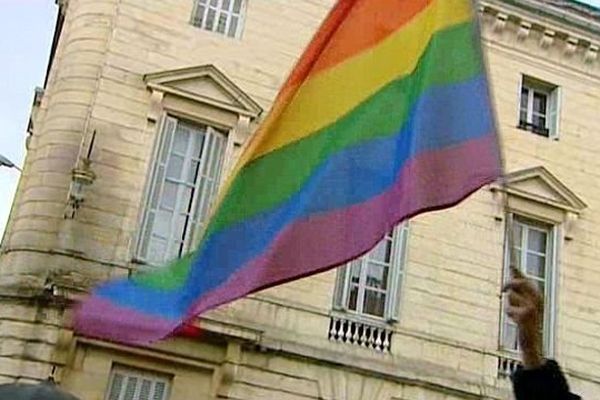 Après Montpellier, Le Grau-du-Roy et Paris, Dijon s'engage pour l'inclusion des personnes homosexuelles, bisexuelles et transgenres.