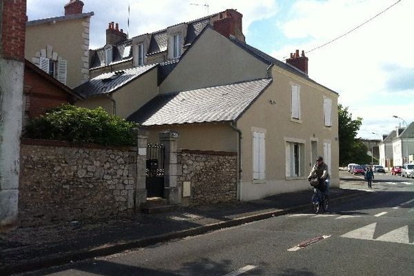 L'accueil de nuit est situé rue de la Garenne à Blois.