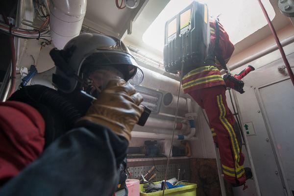 Les marins-pompiers sont intervenus directement à bord.