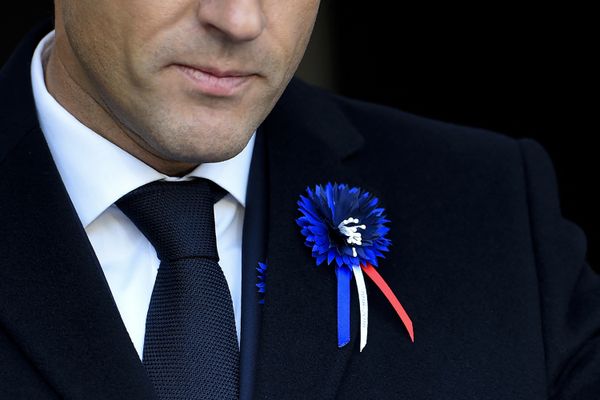 Treize personnes affiliées au groupuscule d'ultradroite des Barjols sont soupçonnées d'avoir préparé une série d'actions violentes dont un projet d'attaque contre Emmanuel Macron fin 2018, en marge du centenaire de l'armistice.