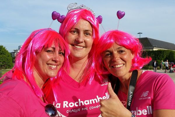 Archives 2015 : Des Rochambelles toutes de rose vêtues en 2015. En 2023, la course a accueilli 5000 participantes.