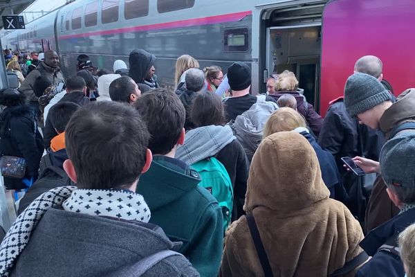 La SNCF s'apprête à accueillir jusqu'à 30.000 voyageurs sur les week-ends de départ en vacances à l'occasion des fêtes de fin d'année