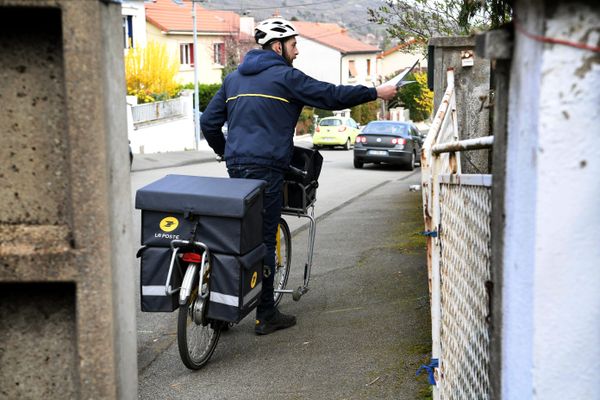 En faisant ce serment, les facteurs se doivent de respecter scrupuleusement le secret dû aux correspondances ainsi qu’aux informations concernant la vie privée dont il est possible d’avoir connaissance dans l’exécution du service.