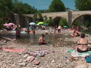 Ce coin de baignade attire beaucoup de touristes