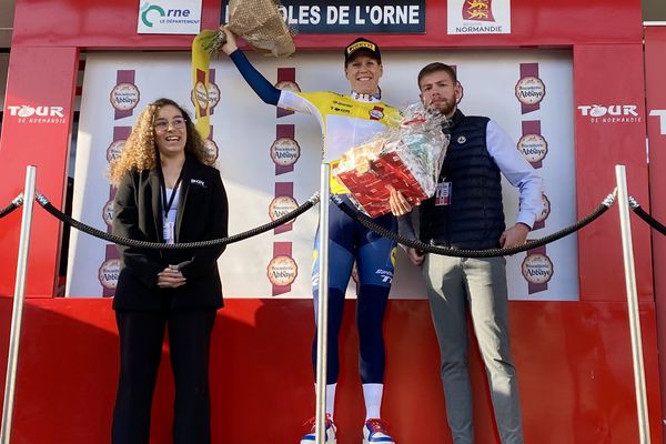 La Néerlandaise, Ellen Van Dijk, s'impose sur la première étape du Tour de Normandie, en terminant le contre-la-montre en 13'32, le 14 mars 2024 à Bagnoles-de-l'Orne (Orne).