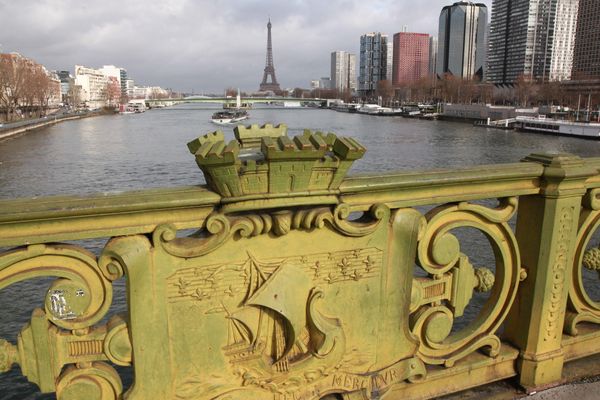 Le pont Mirabeau, à Paris.