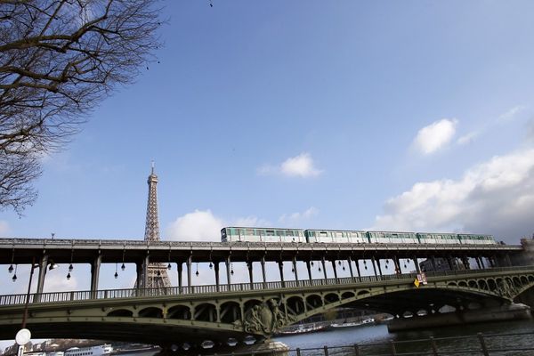 600 000 spectateurs (dont 35 % en provenance de l’étranger) et 200 000 personnes accréditées devront être transportés chaque jour lors des JO de Paris-2024.