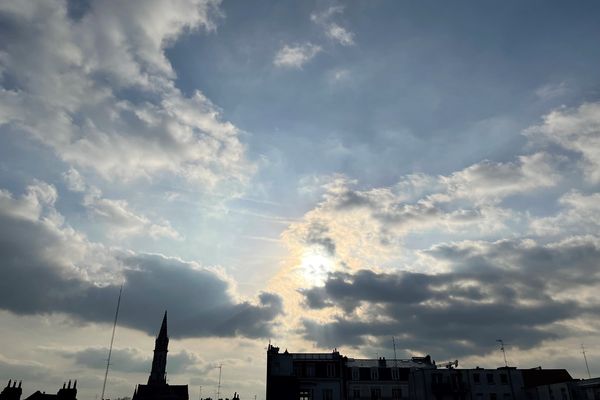 Le ciel de Lille entre soleil et nuages