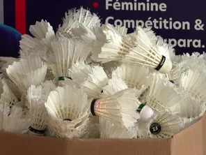 En France, les volants de badminton usagés représentent 40 tonnes de déchets