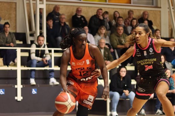 Le club de basketball USLG de Cherbourg-en-Cotentin (Manche), pionnier du sport féminin, cherche des financements pour éponger sa dette