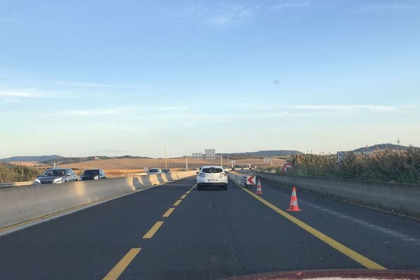 Les travaux sur l’A75, dans le Puy-de-Dôme, se poursuivent. Du mardi 18 septembre au vendredi 21 septembre, des fermetures nocturnes d’entrées et de sorties de diffuseurs seront nécessaires dans le cadre des travaux d’élargissement de l’autoroute.