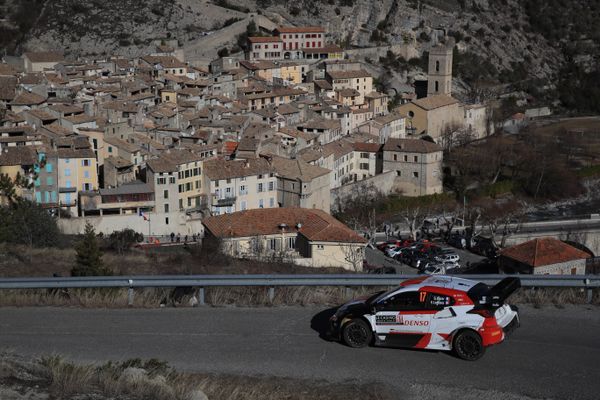 La Toyota de Sébastien Ogier lors du rallye de Monte-Carlo en 2023.