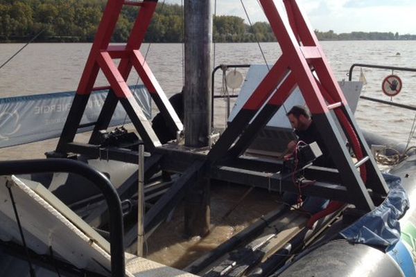 L'hydrolienne qui produit de l'électricité sur la Garonne