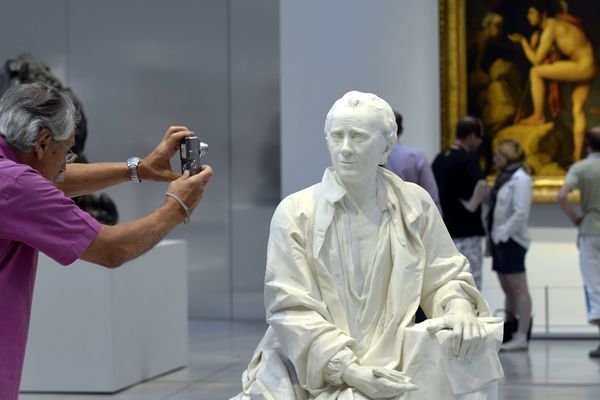 La "Galerie du temps" du Louvre-Lens restera gratuite une année de plus.