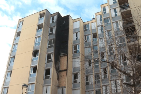 126 migrants à la rue suite à l'incendie de leur foyer à Montreuil.