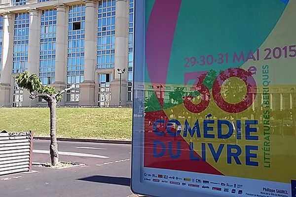 Affiche des 30 ans de la Comédie du livre à l'esplanade Antigone de Montpellier