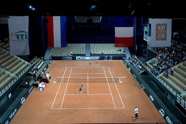 L'Arena Loire se prépare à accueillir la demi-finale de Fed Cup entre la France et les Pays-Bas, les 16 et 17 avril.