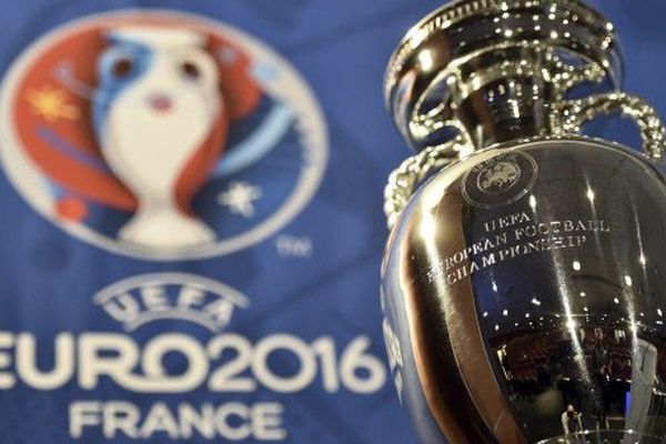 Le trophée qui sera remis aux vainqueurs de l'Euro 2016.