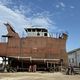 Le chalutier le Saint Paul 2 est loin d'être construit. Le chantier naval a fait faillite, laissant le patron pêcheur sans bateau et endetté